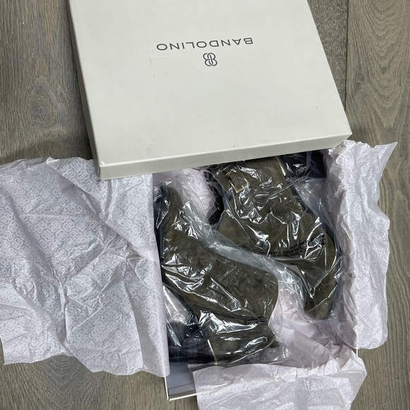 Bandolino Booties - Suede bootie with block heel NWB - Picture 13 of 13